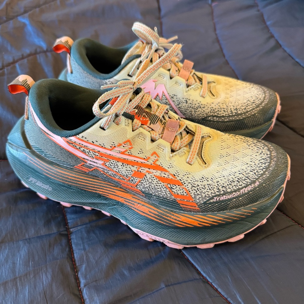 Asics Trabuco Max 4 Women's Trail Running Shoes size 6